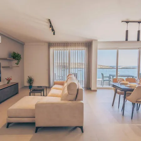 דירה Vistamare - St Pauls Bay Seafront Views סיינט פול ביי