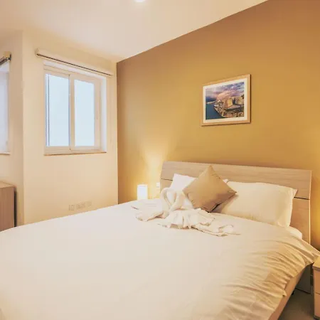 아파트 Vistamare - St Pauls Bay Seafront Views *
